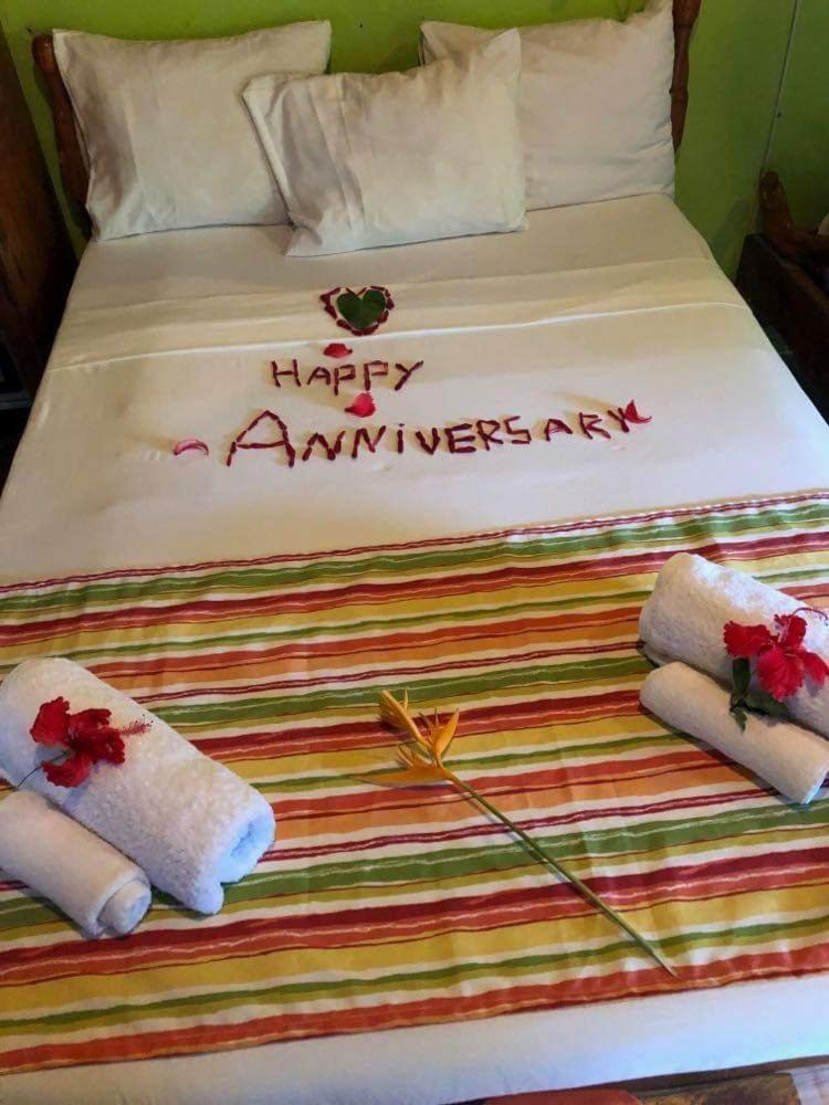 Hibiscus Valley Inn Marigot Ngoại thất bức ảnh