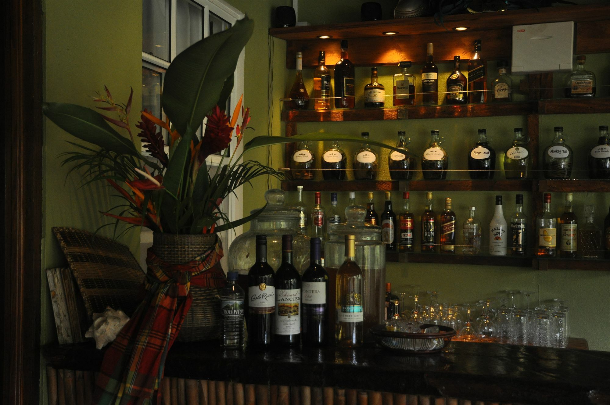 Hibiscus Valley Inn Marigot Ngoại thất bức ảnh